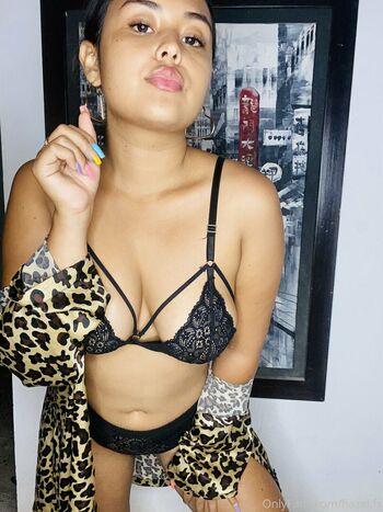 hazelxfox