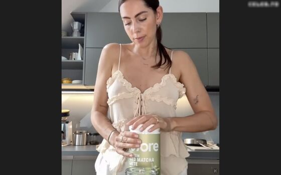 herstoryfeed