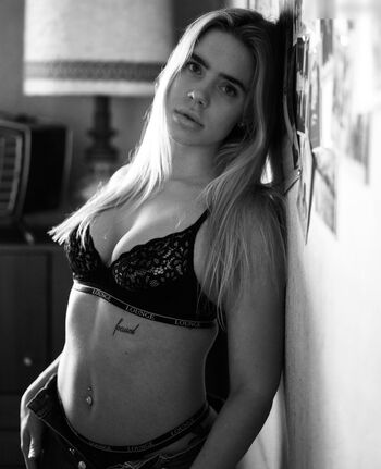 Hollaura