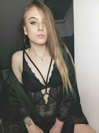 hollyclue