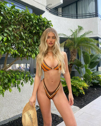 hollyjai