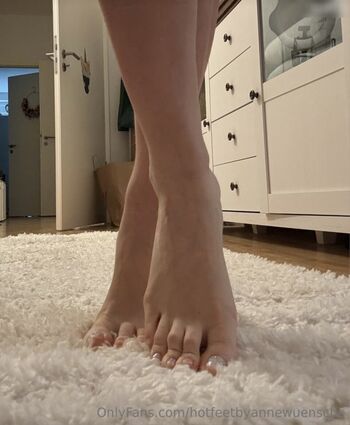 hotfeetbyannewuensche