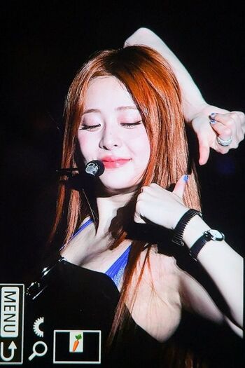 Huh Yunjin 허윤진