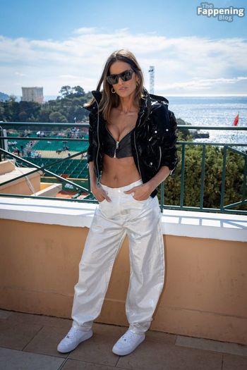 Izabel Goulart