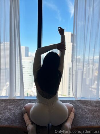 jademiura