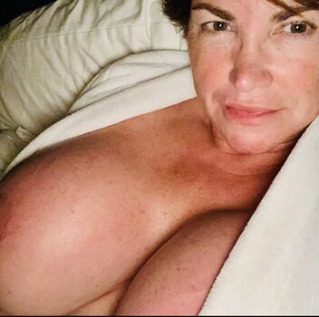 Jeri Juggies