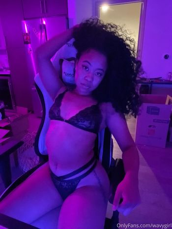 jhenecurious