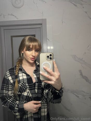 Juli Sweet