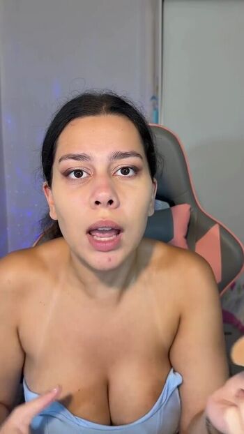Julia Alvarenga