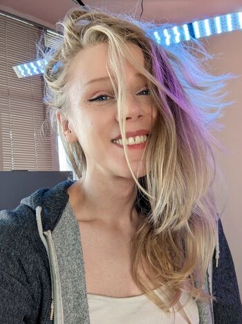 julia_jane