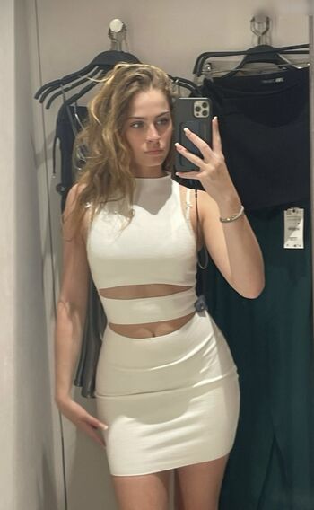 Kim Sara
