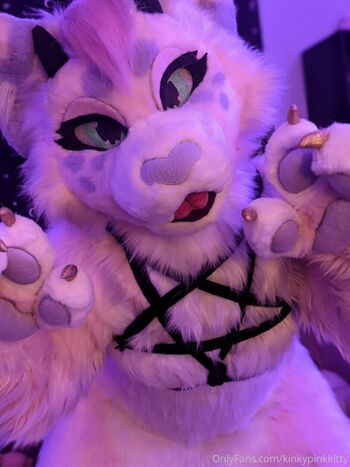 kinkypinkkitty