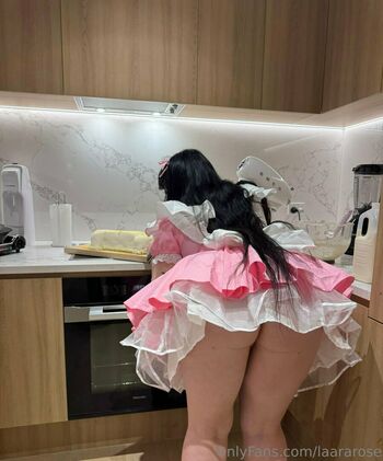 laararose