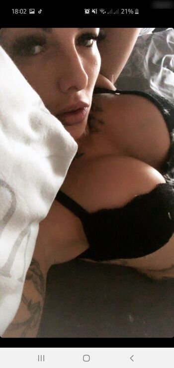 Lady_Black