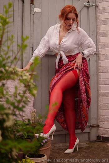 ladylangfordnylons