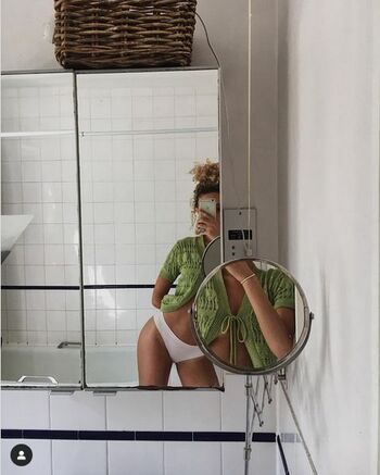 Lara_never_laura