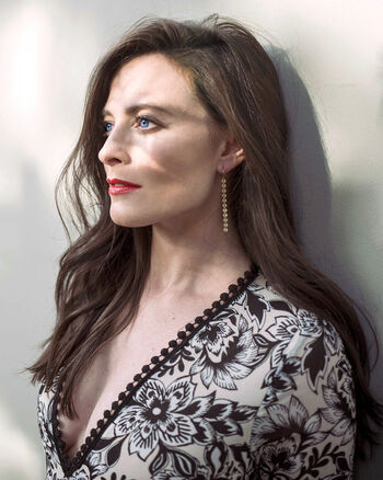 Lara Pulver