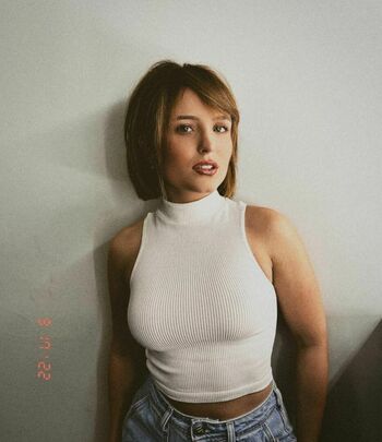 Larissa Manoela