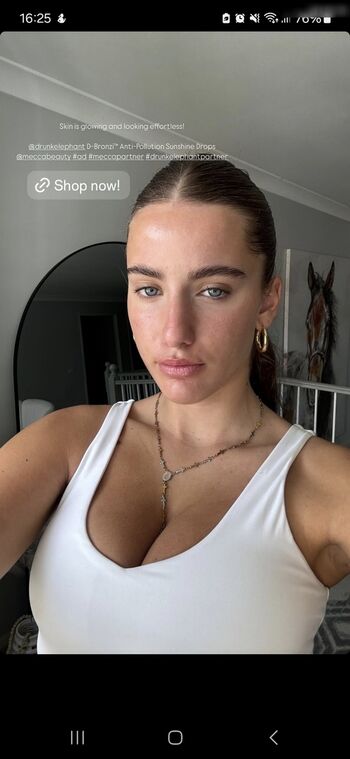 Lauramjj_