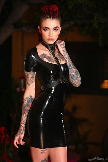 Leigh Raven