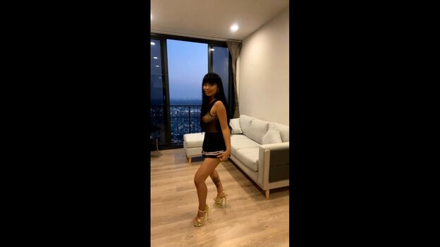 Leona Thai