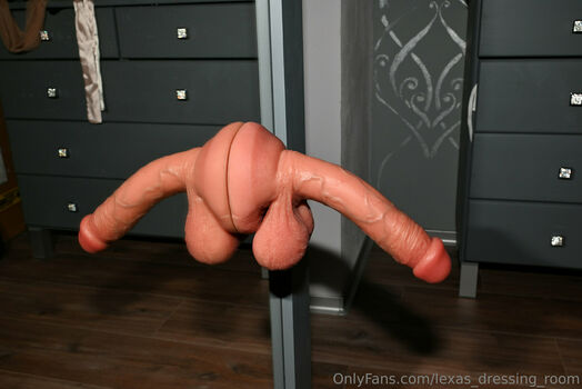 lexas_dressing_room