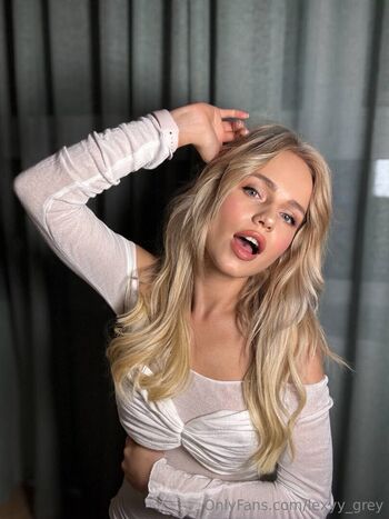 lexyy_grey