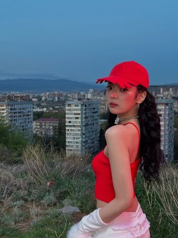 lia_loves___