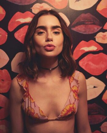 lilycollin