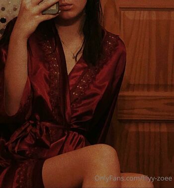 lilyy-zoee