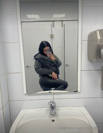 lizzzola