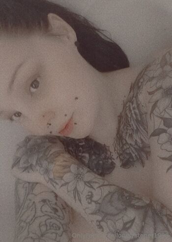 lonelystoner1999