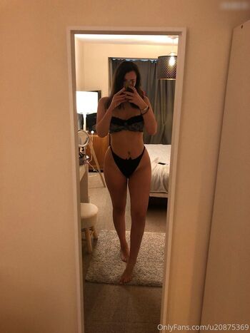 lottie_m aka charlottemx