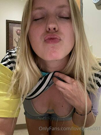 lovelyrae001