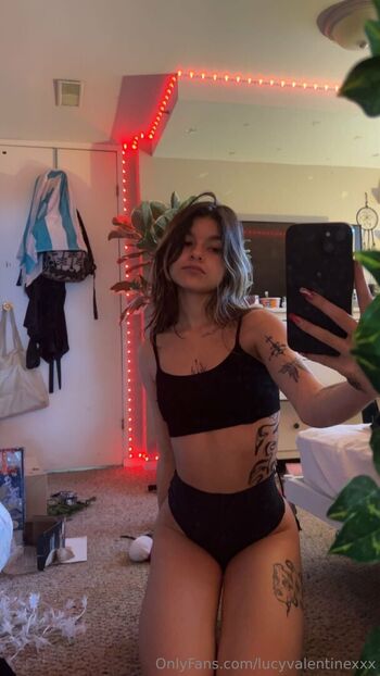 Lucyvalentinexxx