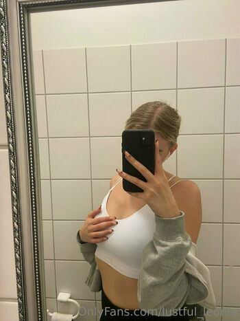 lustful_leonie