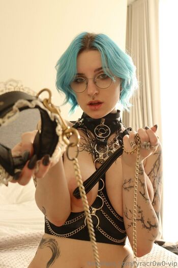 Lyra Crow
