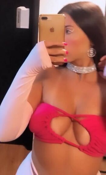 Malu Gomesc