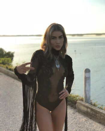 María León