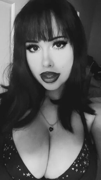 mariana_labruja