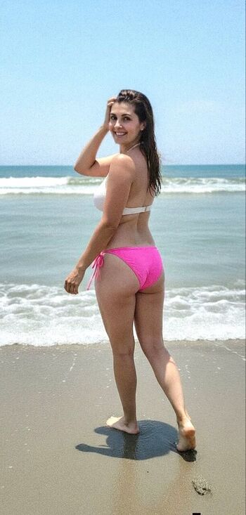 Mayrin Villanueva