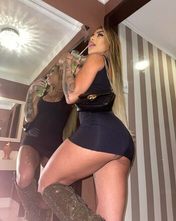 MC Mirella