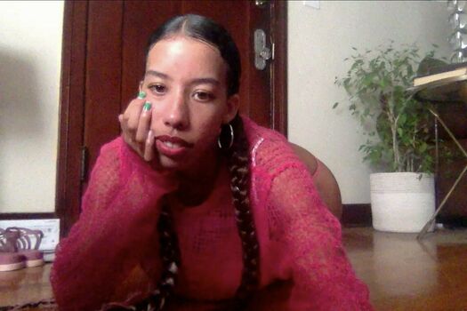 MeelahNaomi