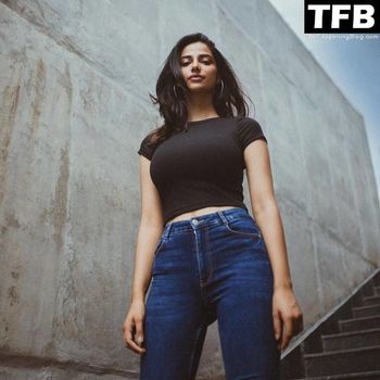 Meenakshii Chaudhary