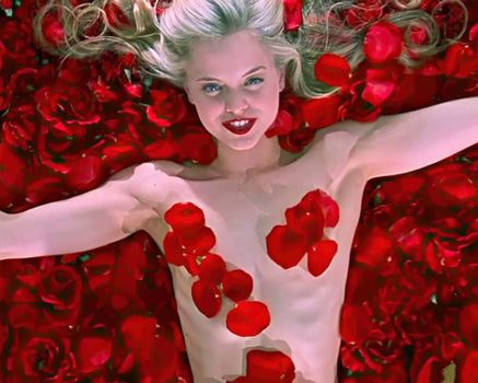 Mena Suvari