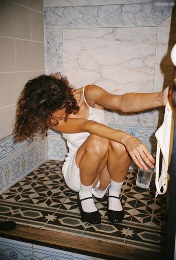 Mia C. Bell / Mia Larelle