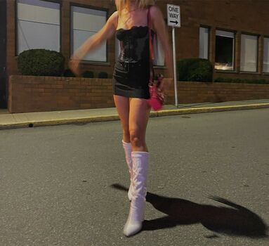 Mia Fryer