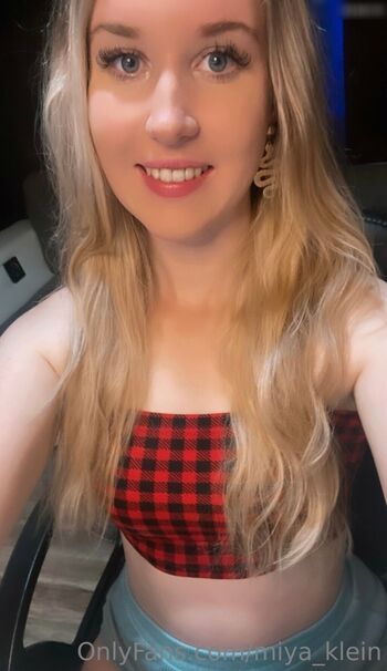 mia_peach