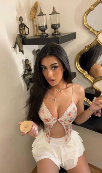 Mia Rosales