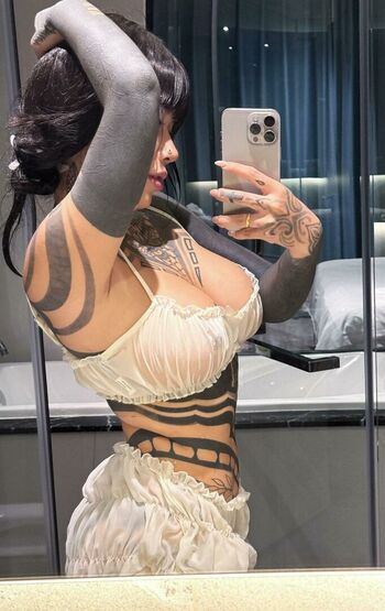 Mia19951226